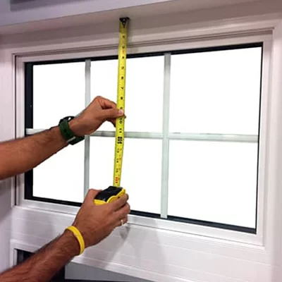 زمان اندازه‌گیری قاب داخل پنجره، آن را را از سه نقطه بالا، وسط و پایین اندازه بگیرید.
